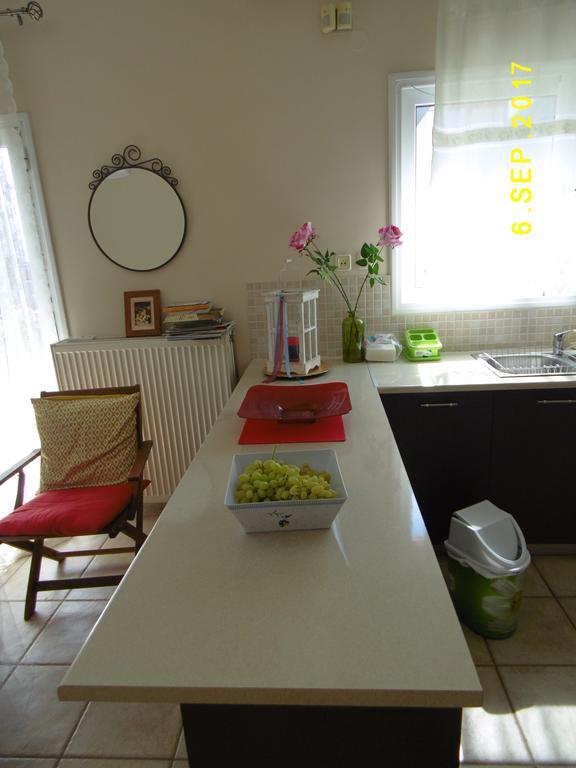 Spacious Apartment Corinth Exteriör bild